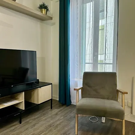 Le Toit - 2 - 4 Personnes - Netflix - Calme * Нанси